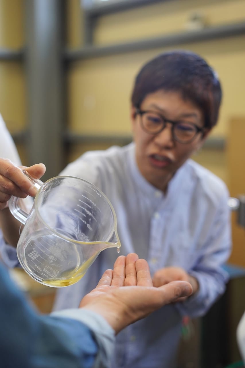 有限会社  坂本製油 | 純なたね油・しらしめ油・純つばき油・純ごま油