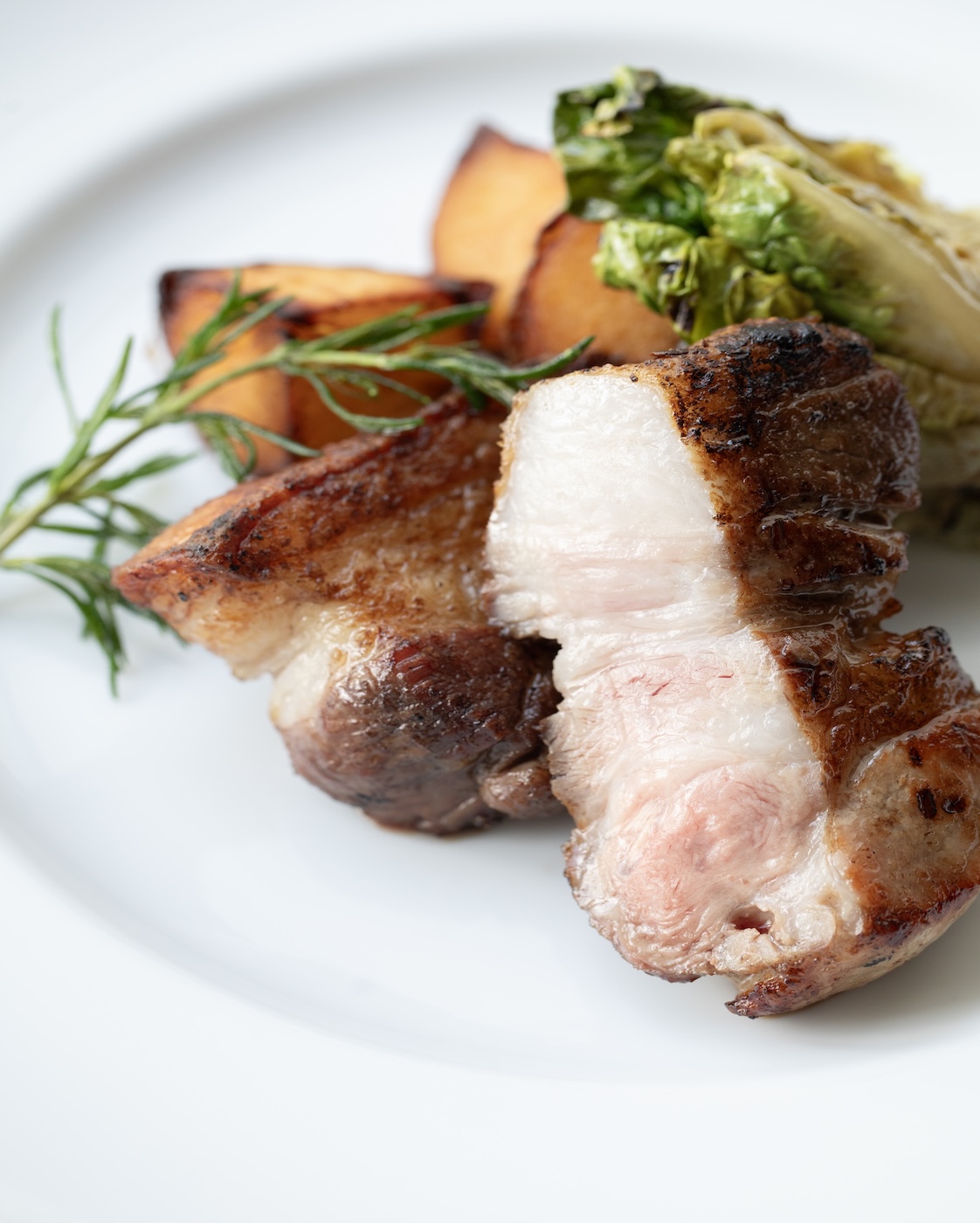 諫美豚肩ロースの炭火焼き